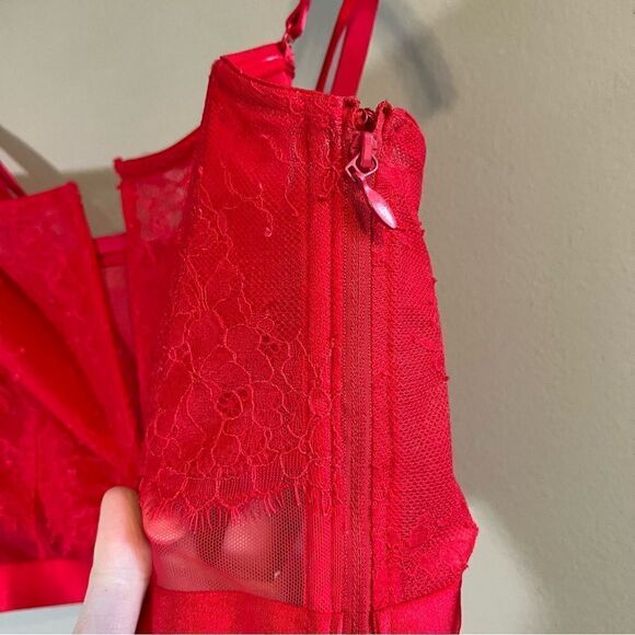 ✨ Victoria’s Secret Red Lace Sexy Unlined Strapless Bra Large - Picture 4 of 10